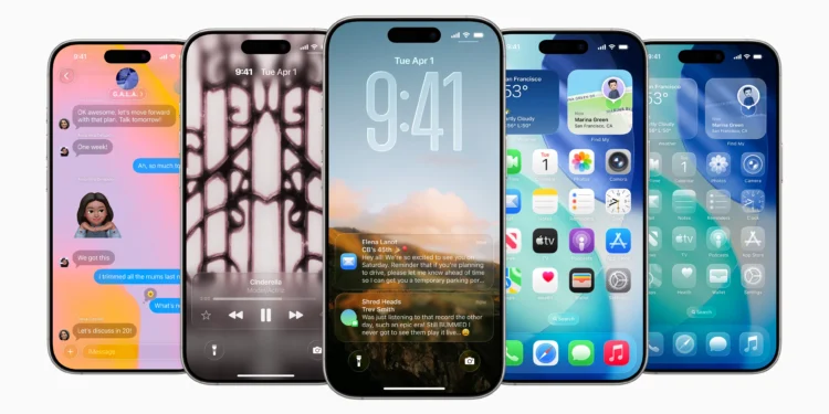 iOS 26 Liquid Glass arayüzü yüklü bir iPhone ekranı