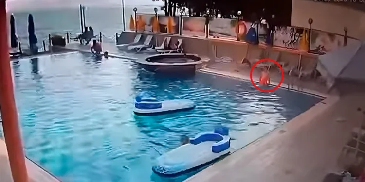 Köyceğiz’deki otel havuzunda 9 yaşındaki çocuğun hayatını kaybettiği anlara dair görsel