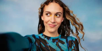 Selfie Neden Farklı Gösterir? Kameraların Yüzümüzü Değiştirmesinin Bilimsel Nedeni